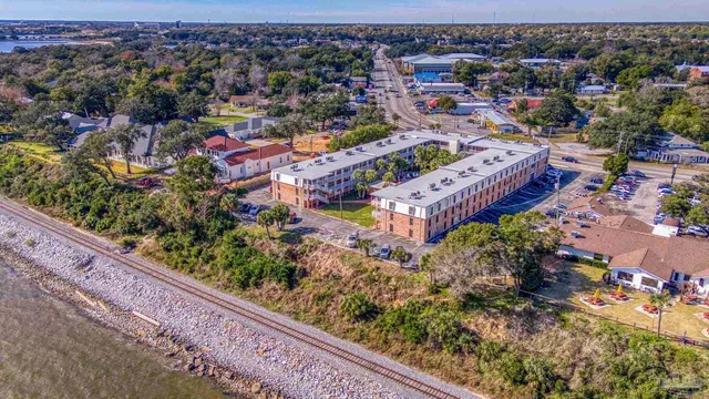$149,900 | 600 Scenic Highway, Unit 202, Pensacola, FL 32503