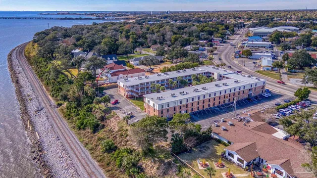 $149,900 | 600 Scenic Highway, Unit 202, Pensacola, FL 32503