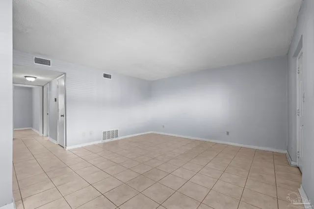 $149,900 | 600 Scenic Highway, Unit 202, Pensacola, FL 32503