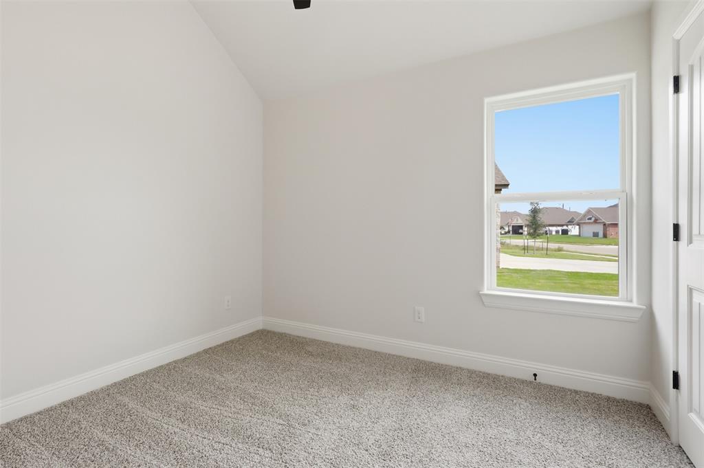 728 Raylan Springtown, TX 76082 - Photo 32 of 40