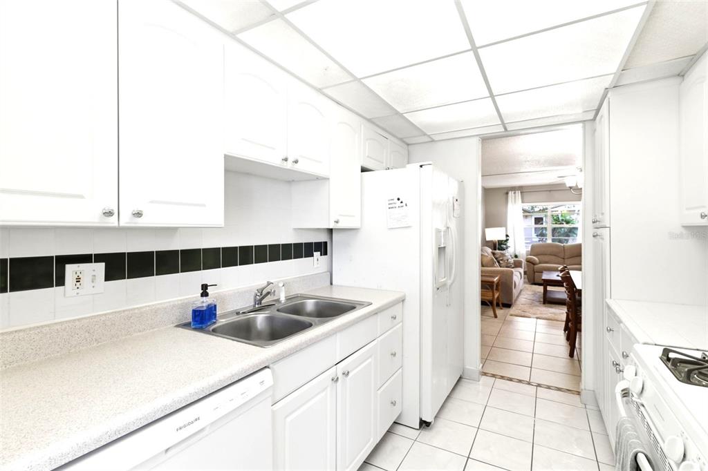 10034 64th Avenue North, Unit 3 St. Petersburg, FL 33708 - Photo 14 of 22