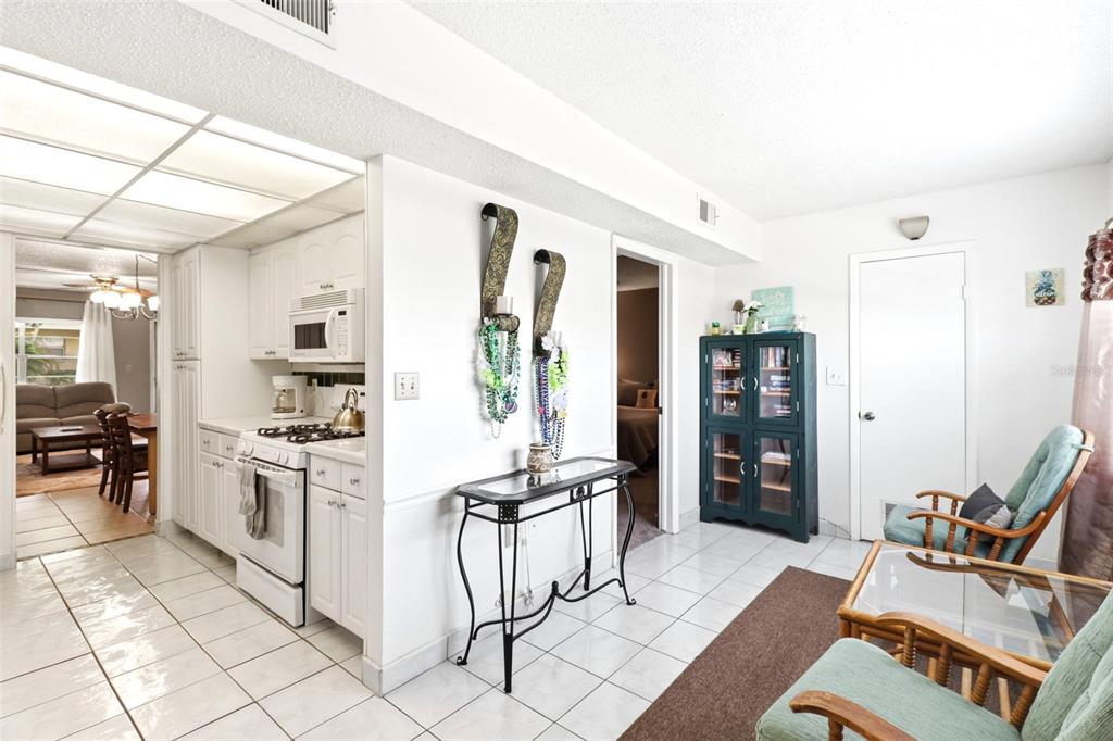 10034 64th Avenue North, Unit 3 St. Petersburg, FL 33708 - Photo 10 of 22