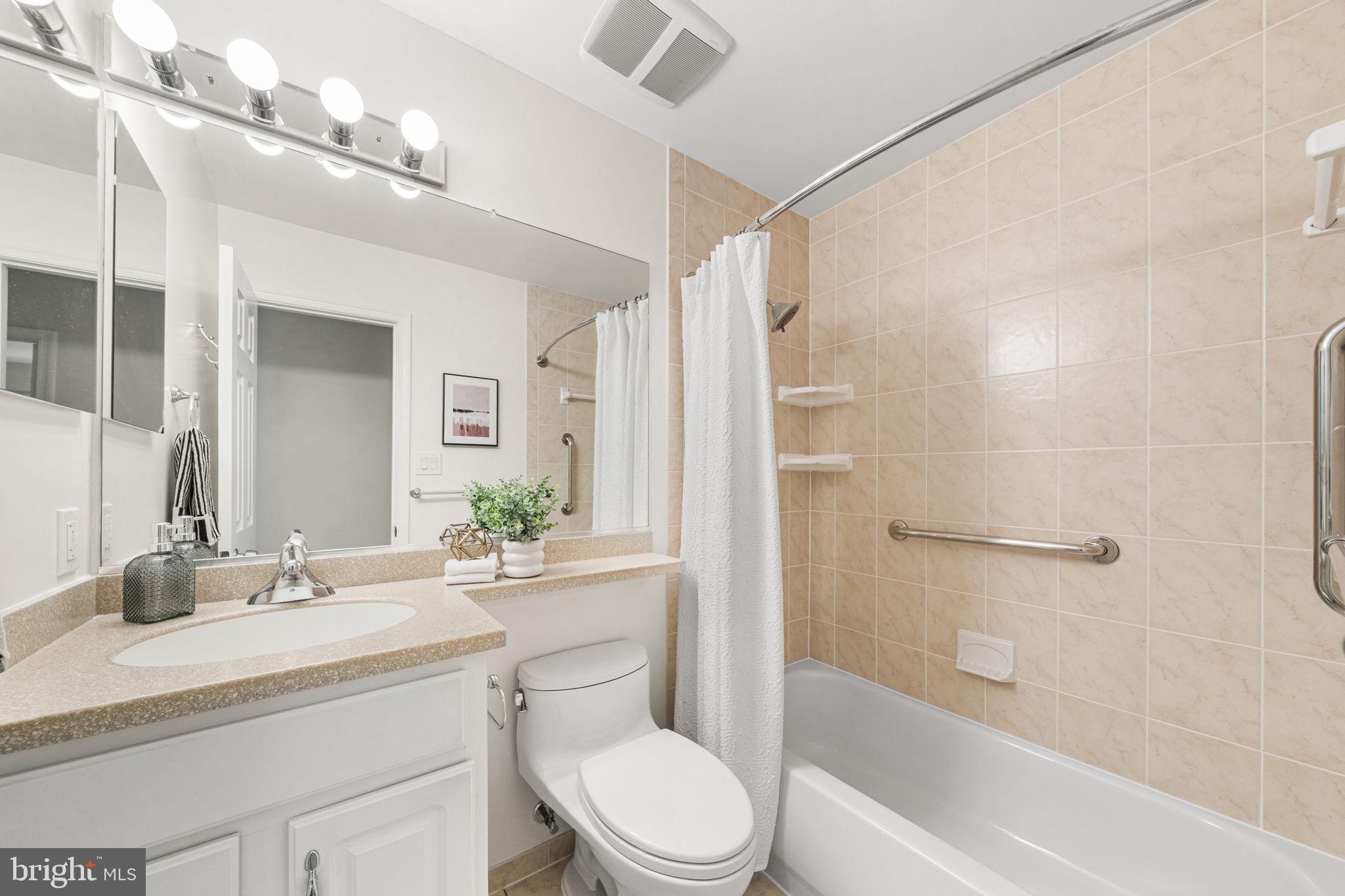 7913 Pebble Brook Court Springfield, VA 22153 - Photo 28 of 36 Full Hall Bath