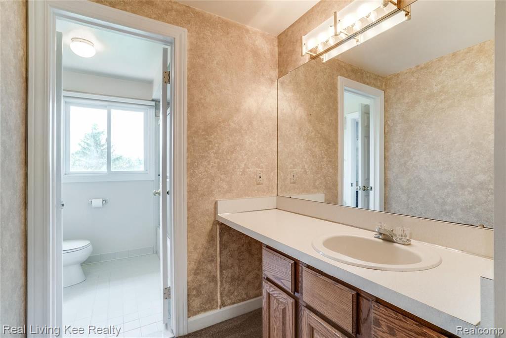 6368 Peach Tree Court Rochester Hills, MI 48306 - Photo 39 of 54