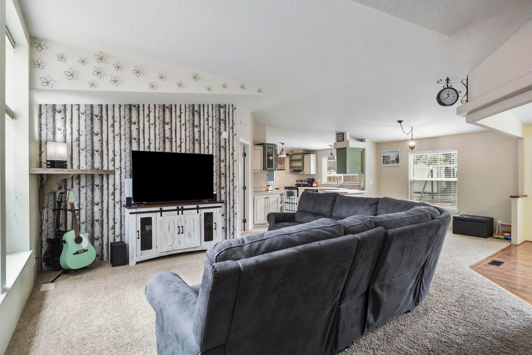 60668 Rocking Horse Court Bend, OR 97702 - Photo 3 of 35 5JH5_4458