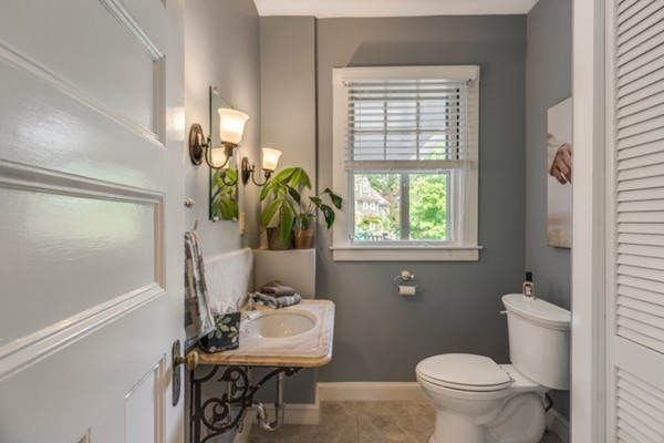 15 Glengarry Road Winchester, MA 01890 - Photo 12 of 30 Gallery Image 12