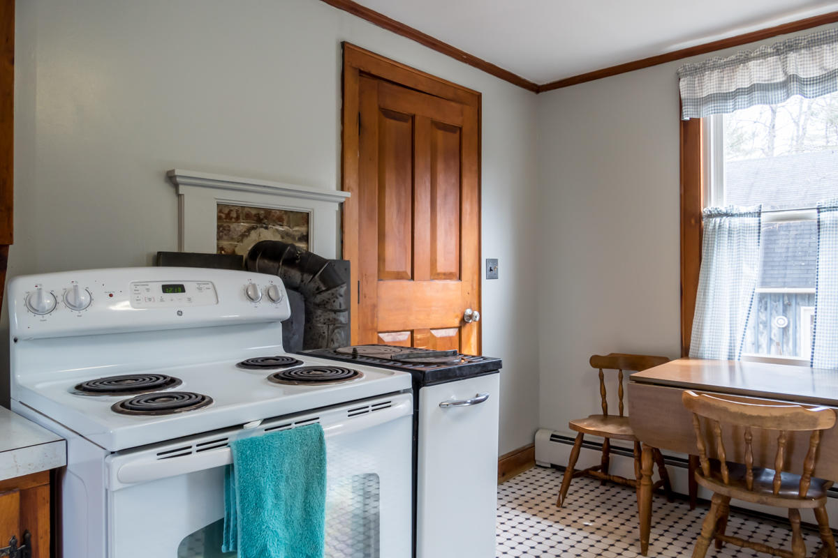 116 Pownal Road Freeport, ME 04032 - Photo 7 of 43 15-Kitchen (6 of 7)