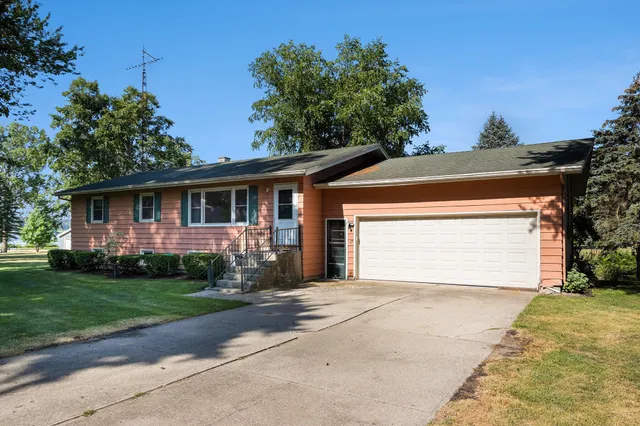 $900,000 | 57436 Gearharts Landing Road, Three Rivers, MI 49093