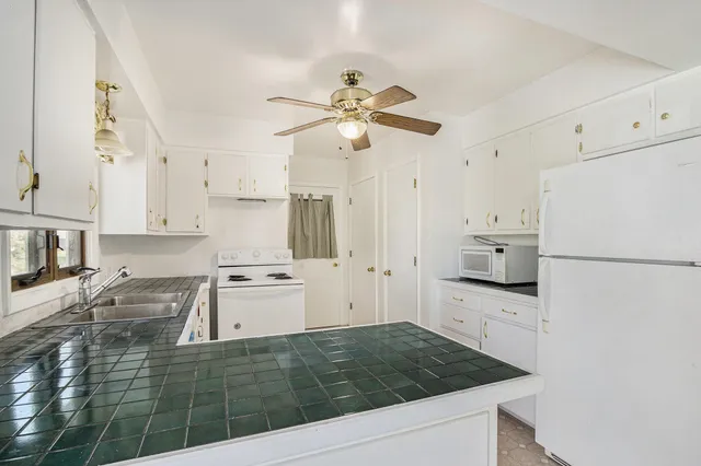 $900,000 | 57436 Gearharts Landing Road, Three Rivers, MI 49093