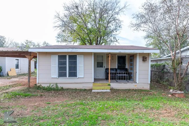 $2,000 | 818 Ballinger Street, Abilene, TX 79605