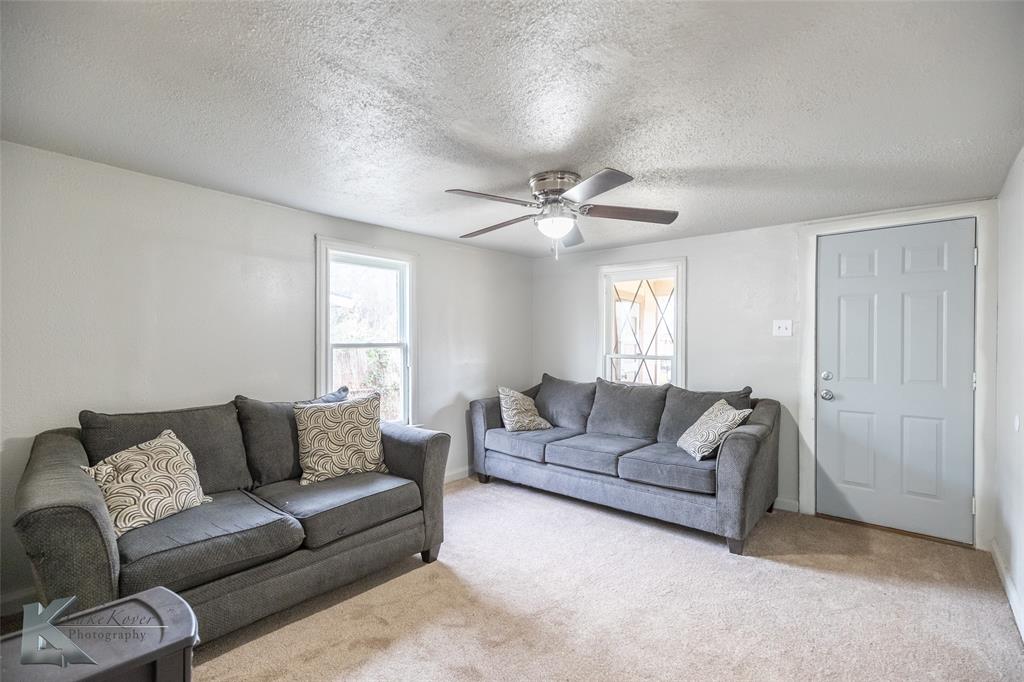 818 Ballinger Street Abilene, TX 79605 - Photo 4 of 22