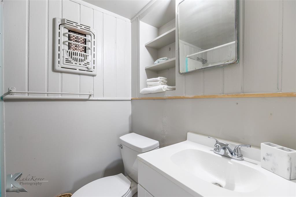 818 Ballinger Street Abilene, TX 79605 - Photo 9 of 22