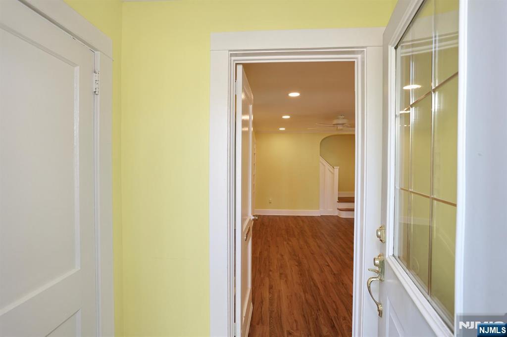 72 Belmar Street Demarest, NJ 07627 - Photo 4 of 39