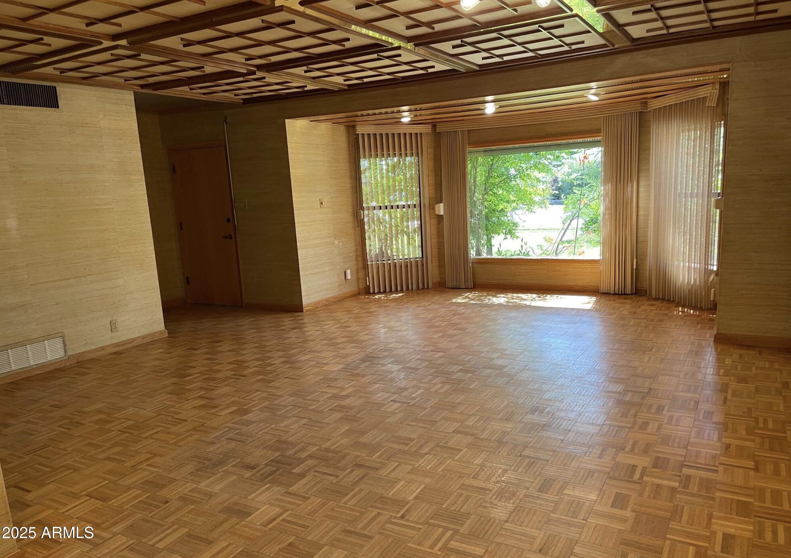 7529 North 8th Avenue Phoenix, AZ 85021 - Photo 4 of 25 Screenshot 2025-04-21 at 9.52.46 AM