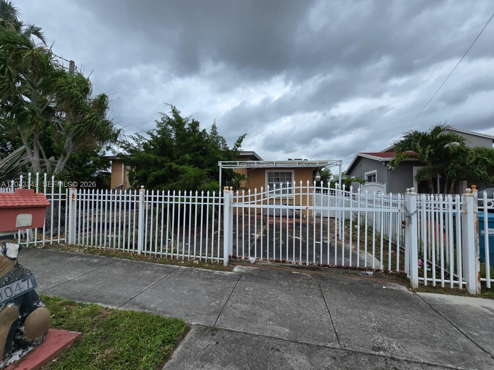 9039 Southwest 34th Street Miami, FL 33165 - Photo 2 of 6