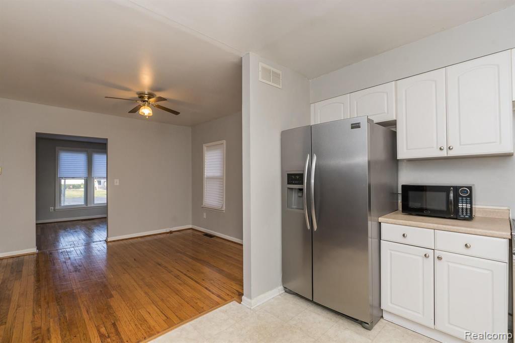 2450 Gerald Avenue Rochester Hills, MI 48307 - Photo 4 of 24