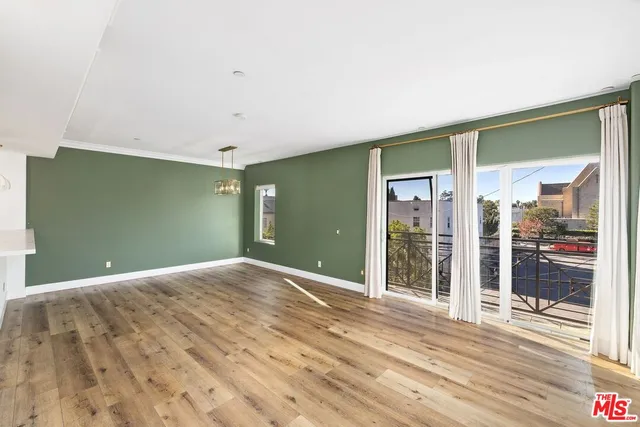 $4,200 | 311 South Gramercy Place, Unit 303, Los Angeles, CA 90020