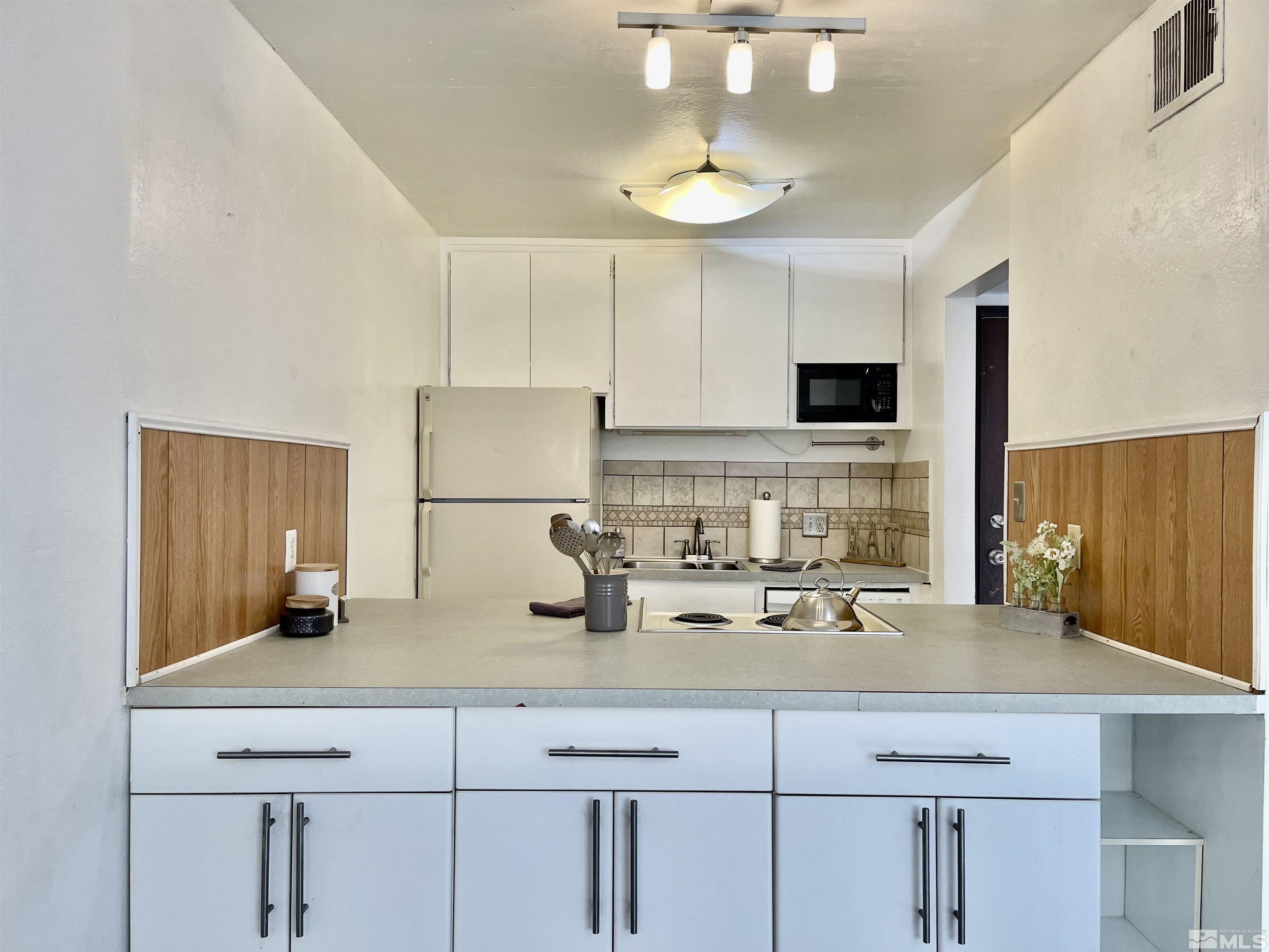 2955 Lakeside Drive, Unit 119 Reno, NV 89509 - Photo 3 of 22 Photo 3