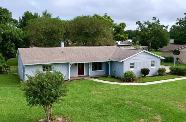 $365,000 | 318 Hollowtree Drive, Seffner, FL 33584
