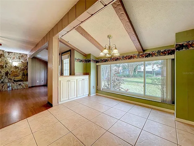 $365,000 | 318 Hollowtree Drive, Seffner, FL 33584