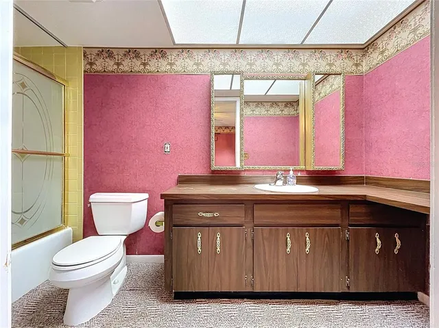 $365,000 | 318 Hollowtree Drive, Seffner, FL 33584