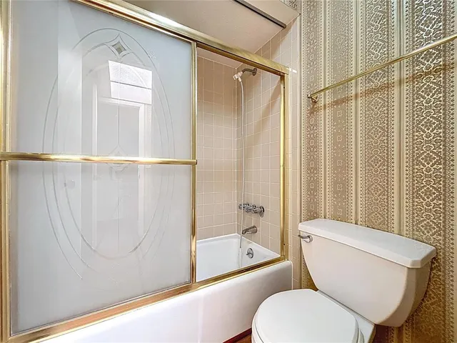 $365,000 | 318 Hollowtree Drive, Seffner, FL 33584