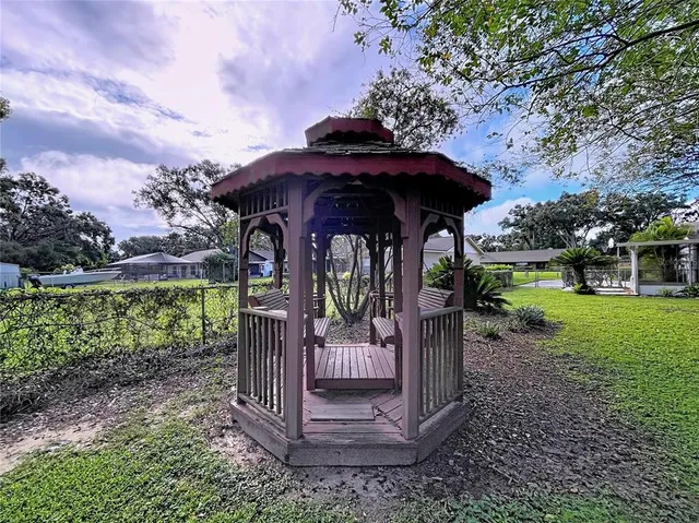 $365,000 | 318 Hollowtree Drive, Seffner, FL 33584