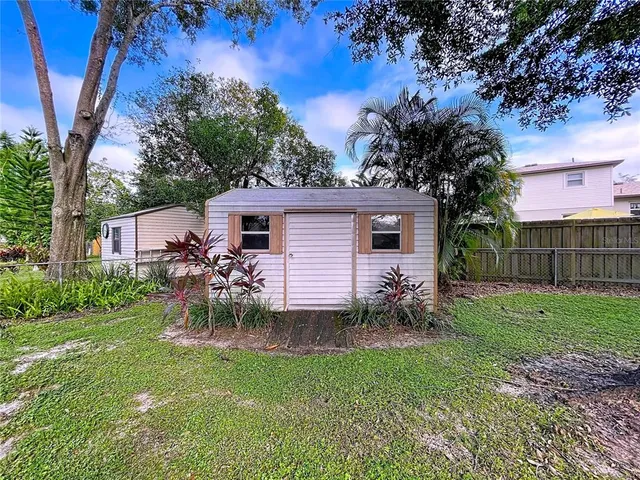 $365,000 | 318 Hollowtree Drive, Seffner, FL 33584