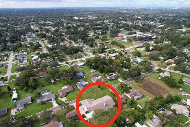 $365,000 | 318 Hollowtree Drive, Seffner, FL 33584