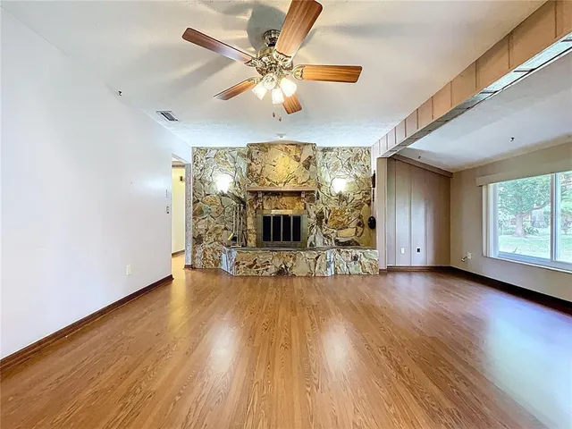 $365,000 | 318 Hollowtree Drive, Seffner, FL 33584