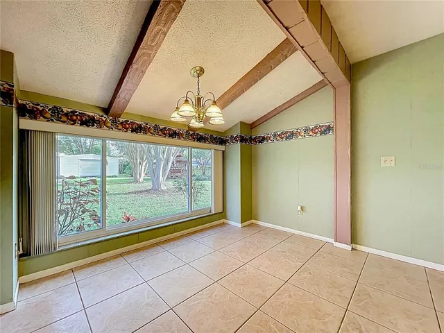 $365,000 | 318 Hollowtree Drive, Seffner, FL 33584