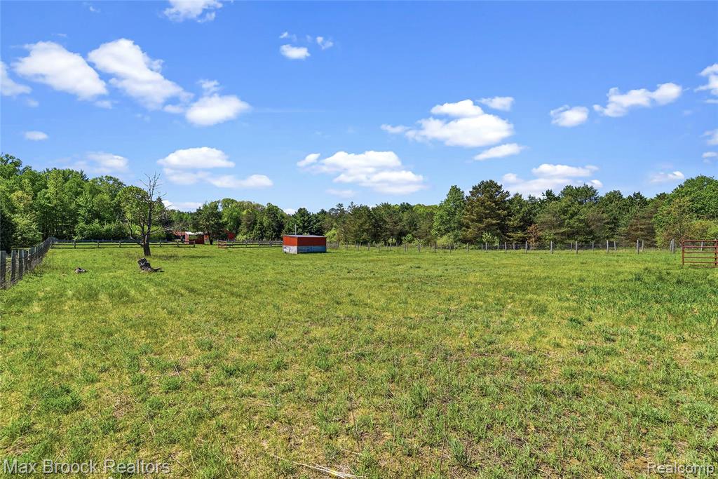 892 Barnes Lake Road Columbiaville, MI 48421 - Photo 41 of 85