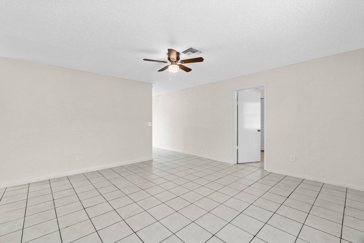 4915 Gulfstream Road Lake Worth, FL 33461 - Photo 7 of 20 007-4915GulfstreamRoad-LakeWorthBeach-FL