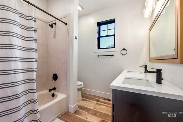 $498,000 | 270 North Lincoln Avenue, Oakley, ID 83346