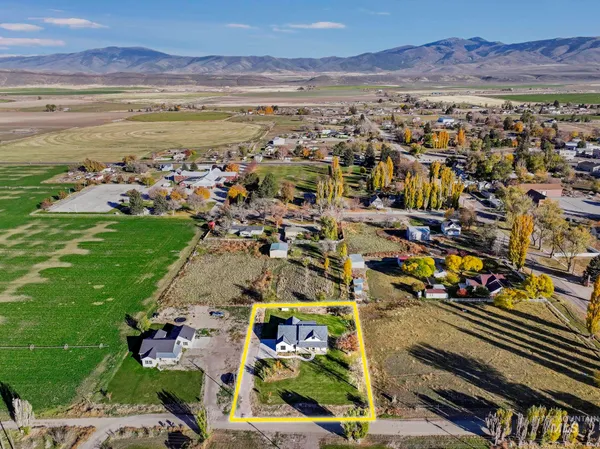 $498,000 | 270 North Lincoln Avenue, Oakley, ID 83346