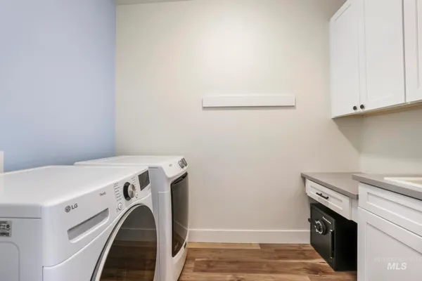 $498,000 | 270 North Lincoln Avenue, Oakley, ID 83346