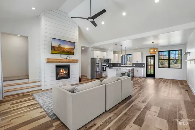 $498,000 | 270 North Lincoln Avenue, Oakley, ID 83346