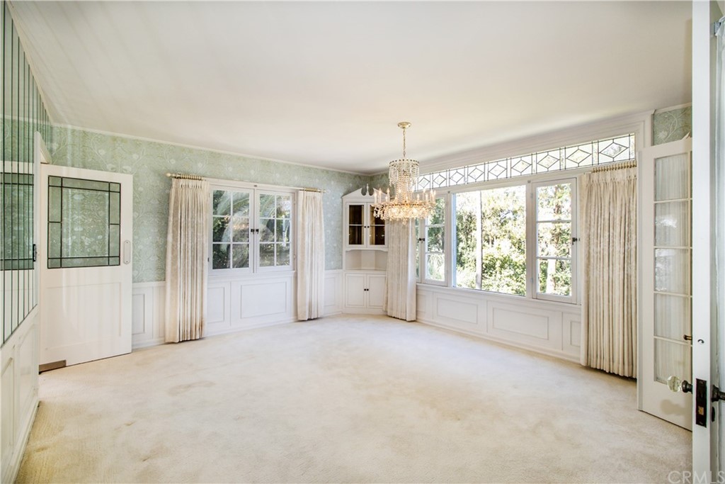 215 Grandview Drive Redlands, CA 92373 - Photo 23 of 69 Formal Dining Space