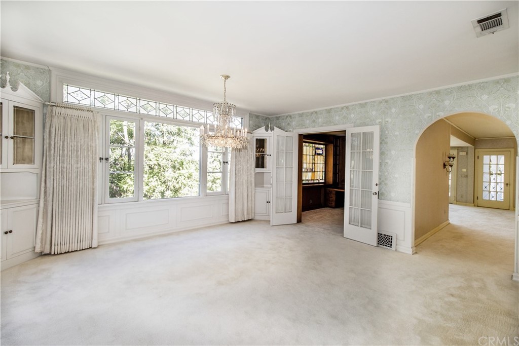 215 Grandview Drive Redlands, CA 92373 - Photo 24 of 69 Dining space off living area
