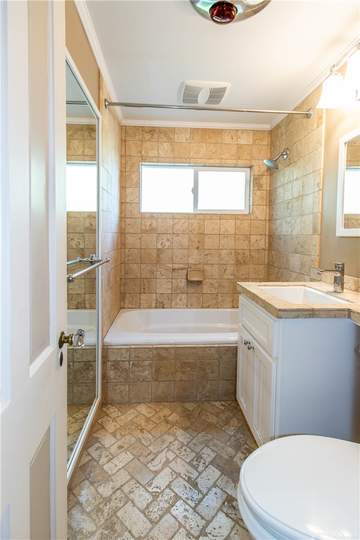 215 Grandview Drive Redlands, CA 92373 - Photo 34 of 69 Guest bathroom