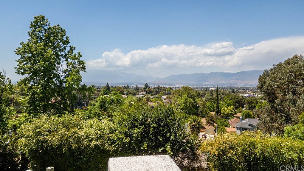 215 Grandview Drive Redlands, CA 92373 - Photo 51 of 69 View from the main upper balcony