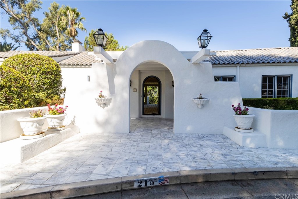 215 Grandview Drive Redlands, CA 92373 - Photo 8 of 69