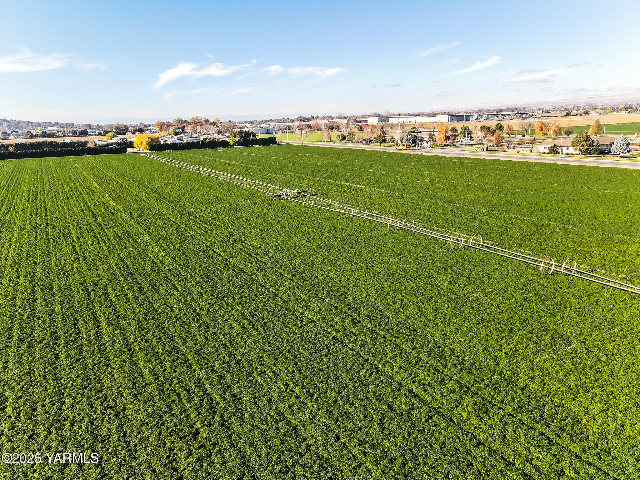 2573 East Edison Road Sunnyside, WA 98944 - Photo 4 of 4 a view of a field with an ocean
