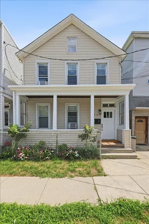 $2,700 | 12 Prospect Avenue, Unit 2, Bayonne, NJ 07002