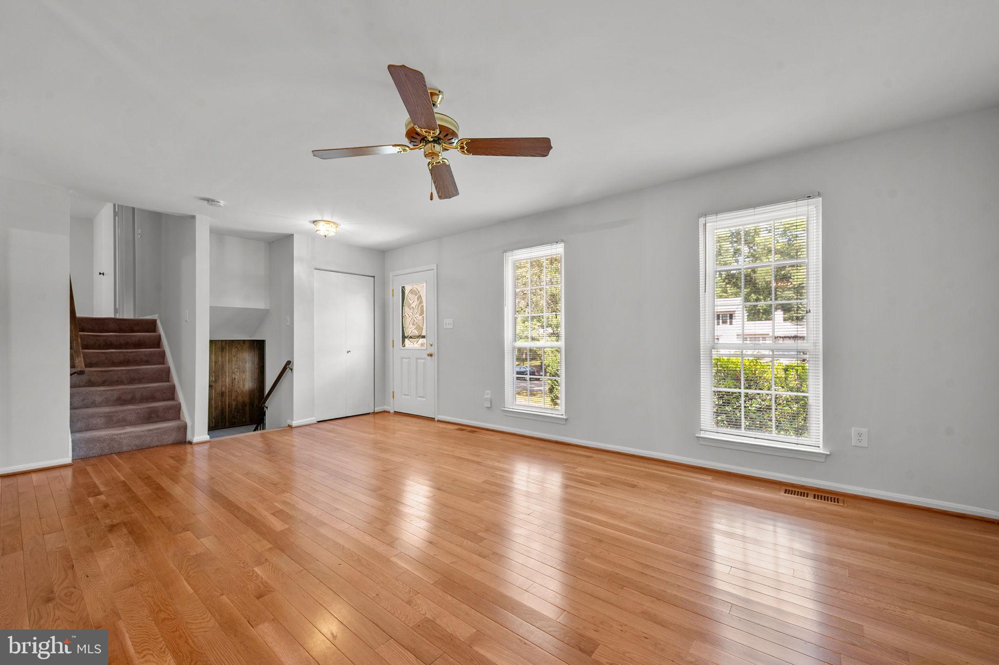 2422 Ivywood Road Reston, VA 20191 - Photo 9 of 72 Living Room