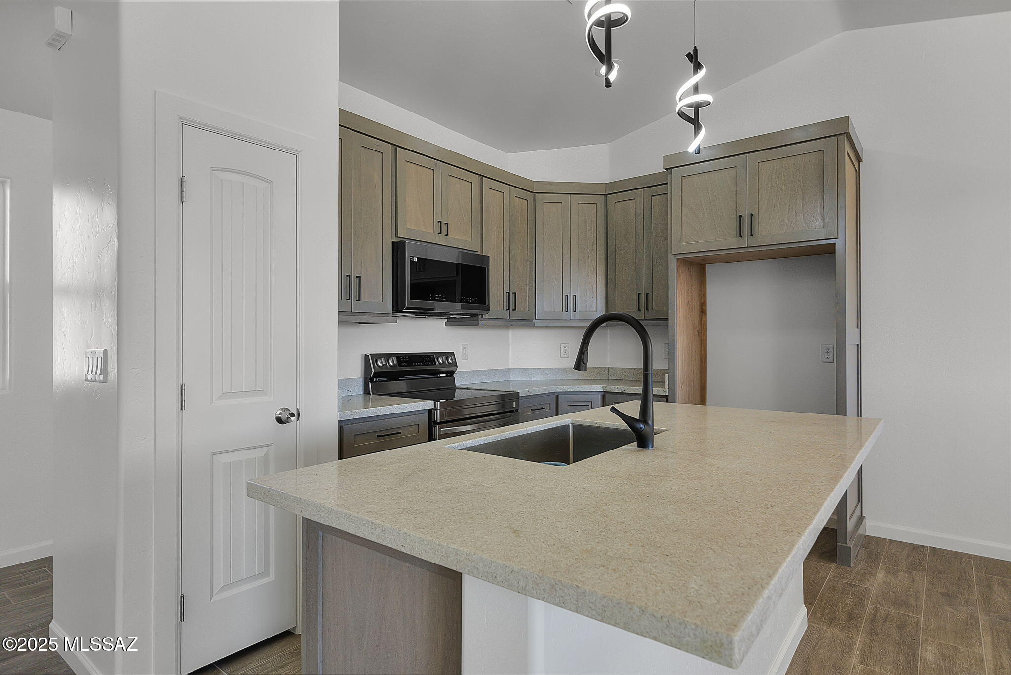 1017 Paseo Guebabi Rio Rico, AZ 85648 - Photo 10 of 33 Gallery Image 10