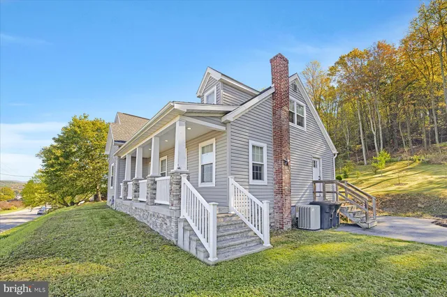 $289,000 | 1006 Clay Avenue, Tyrone, PA 16686