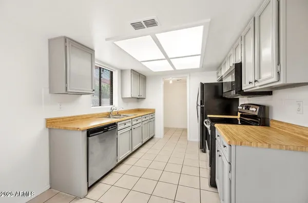 $2,500 | 2848 East Brown Road, Unit 52, Mesa, AZ 85213