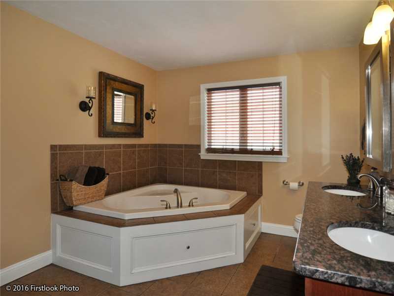 164 Bear Hill Road, Unit 23 Cumberland, RI 02864 - Photo 17 of 25 Master Bath/Spa.