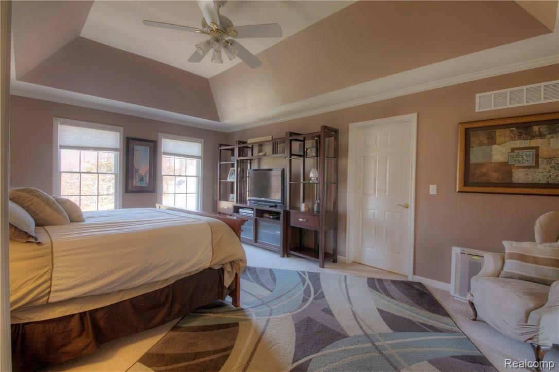 190 Timber Ridge Drive Highland, MI 48357 - Photo 28 of 50 28 MB.jpg